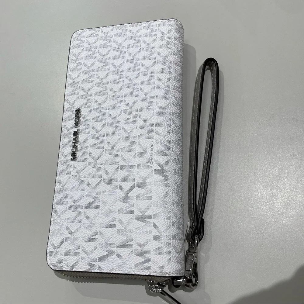Michael Kors continental wallet large zip around